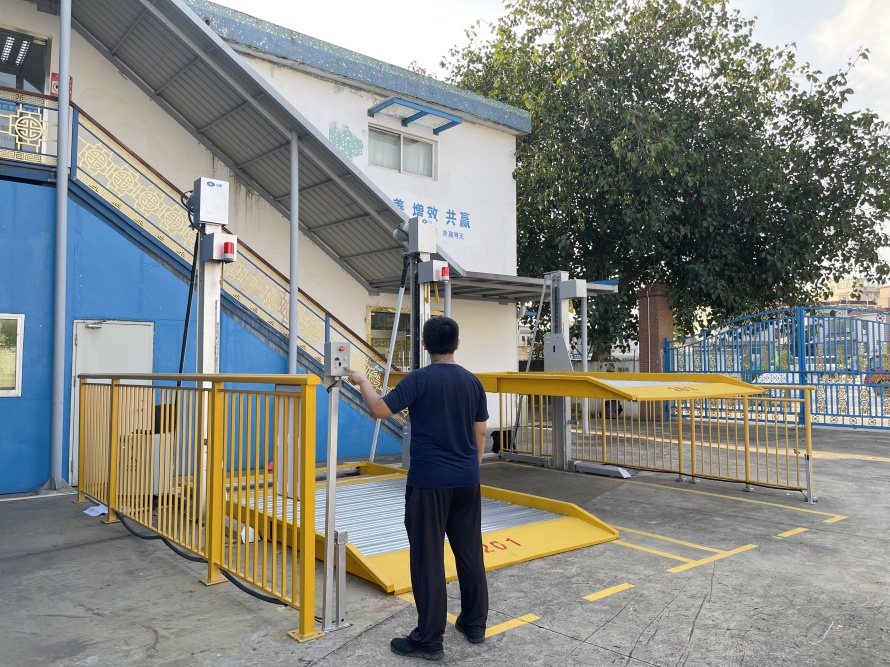 3、地面2層簡易升降設(shè)備案例圖1.jpg 3、地面2層簡易升降設(shè)備案例圖1.jpg